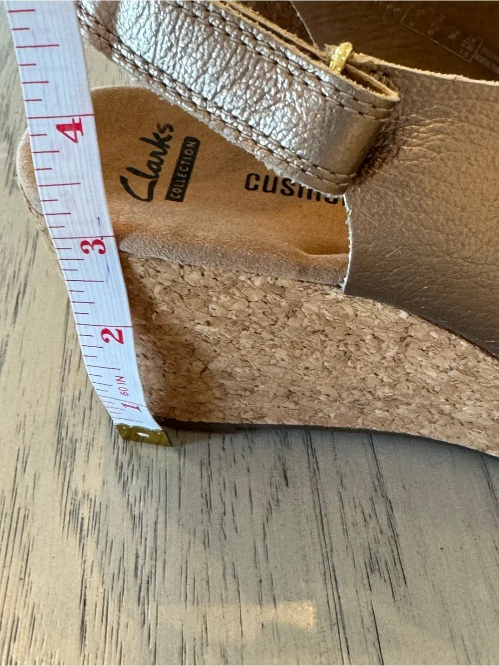 Clark’s Annadel Eirwyn metallic gold leather adjustable cork wedge sandals 7.5